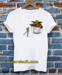 Pocket Baby Yoda Hunting Frog Star Wars T-Shirt